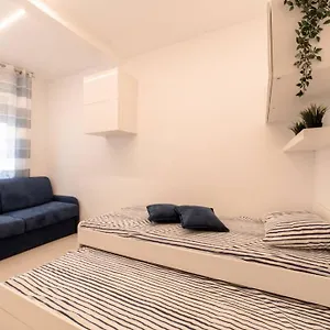 new-loft-free-parking-100-mt-dal-mare.emilia-romagnahotels.net/